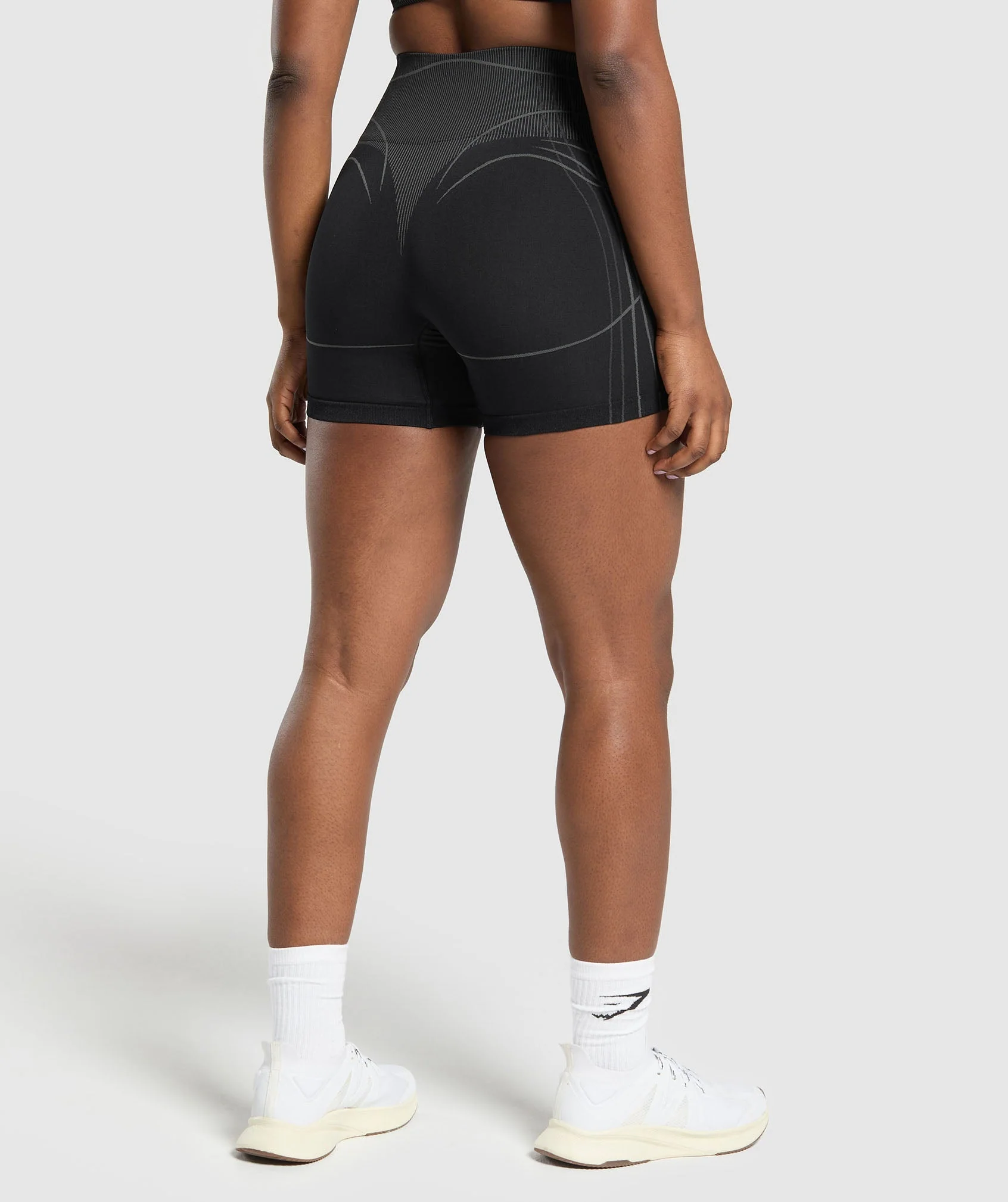 Apex Seamless Shorts Black // GYMSHARK - Image 2