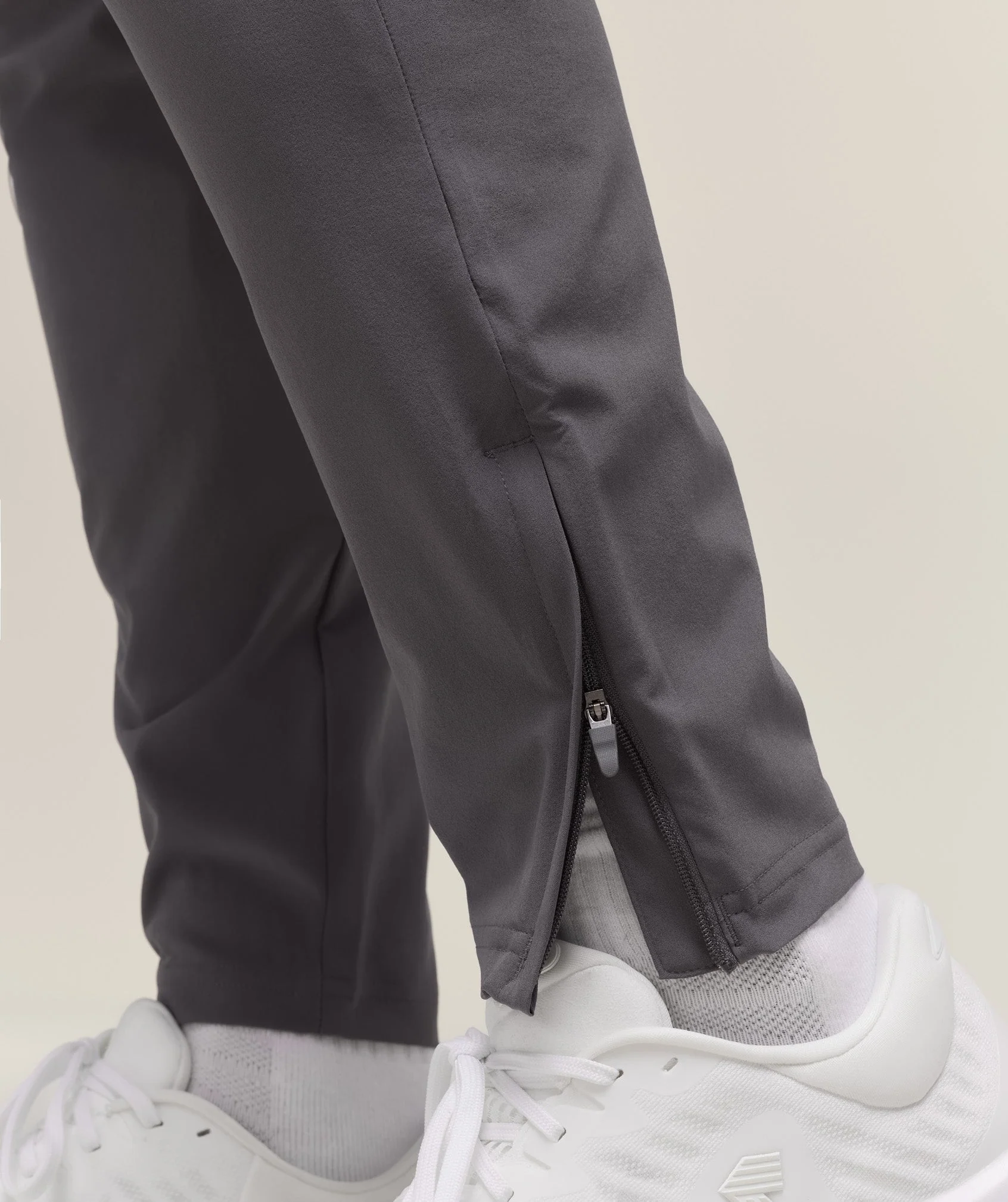 Arrival Woven Joggers Silhouette Grey // GYMSHARK - Image 3