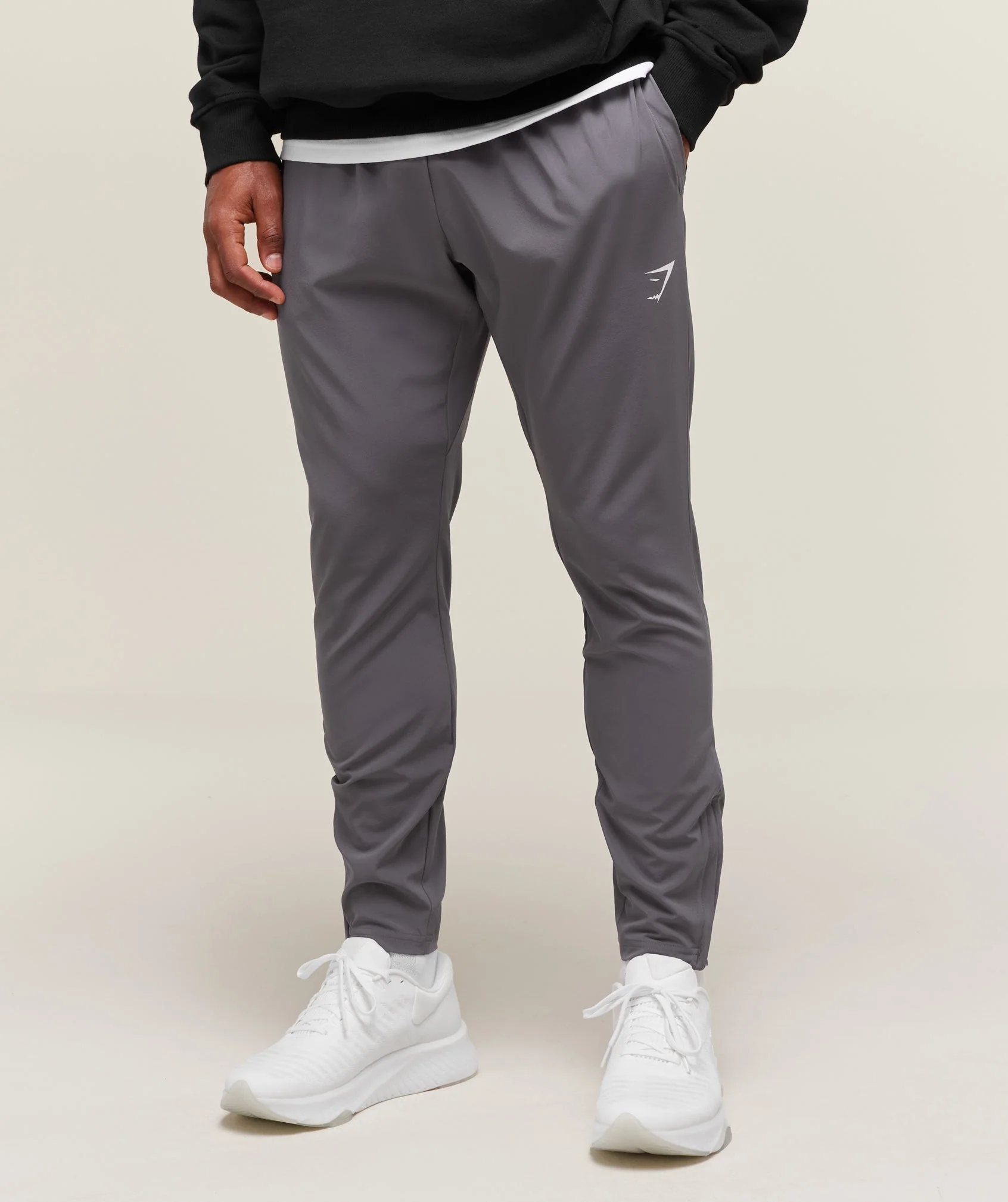 Arrival Woven Joggers Silhouette Grey // GYMSHARK