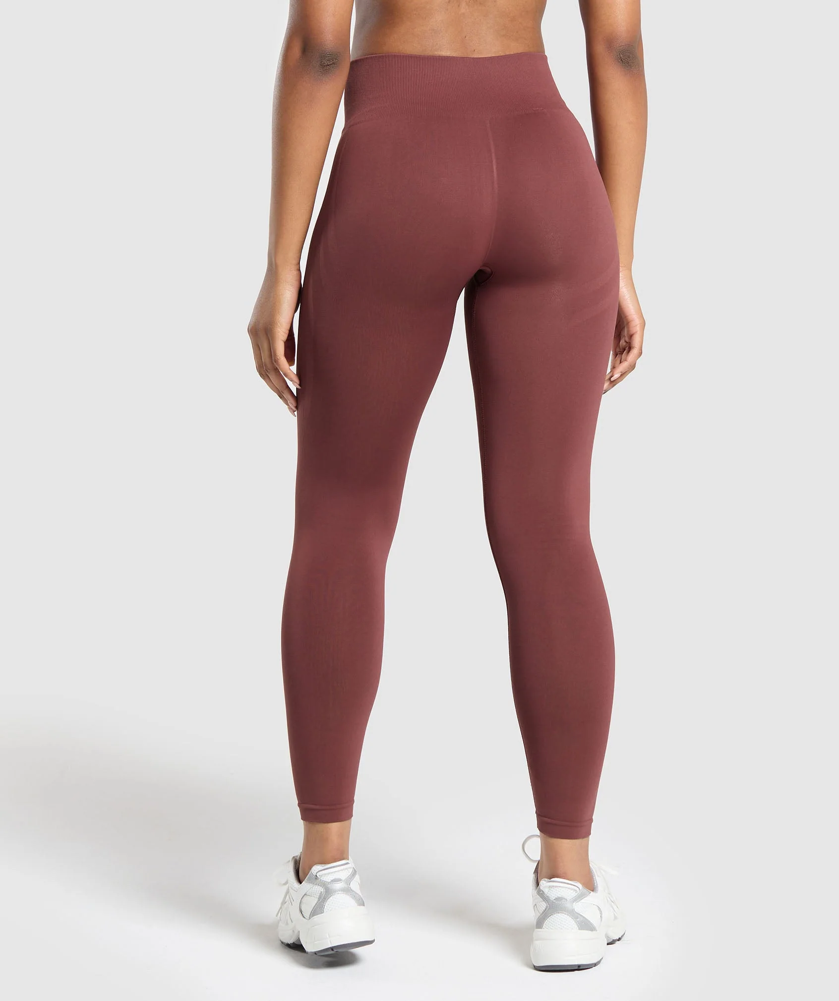 Everyday Seamless Leggings Burgundy Brown // GYMSHARK - Image 2