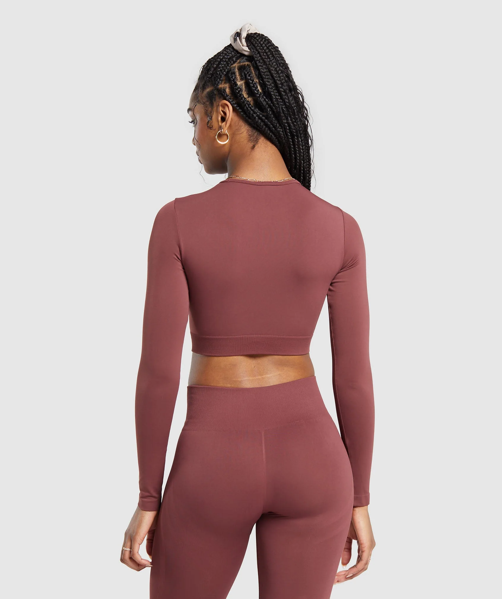Everyday Seamless Long Sleeve Crop Top Burgundy Brown // GYMSHARK - Image 3