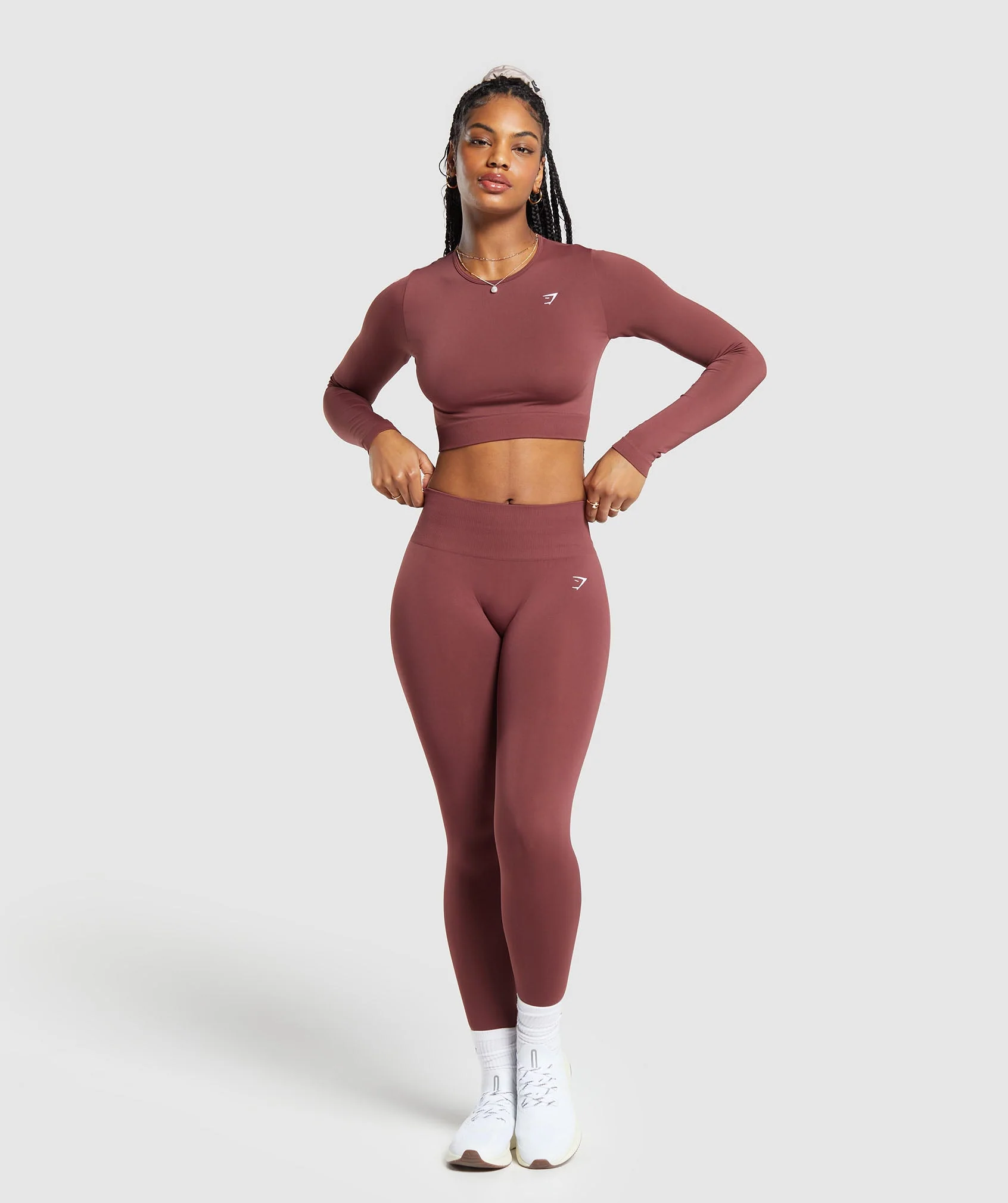Everyday Seamless Long Sleeve Crop Top Burgundy Brown // GYMSHARK - Image 2