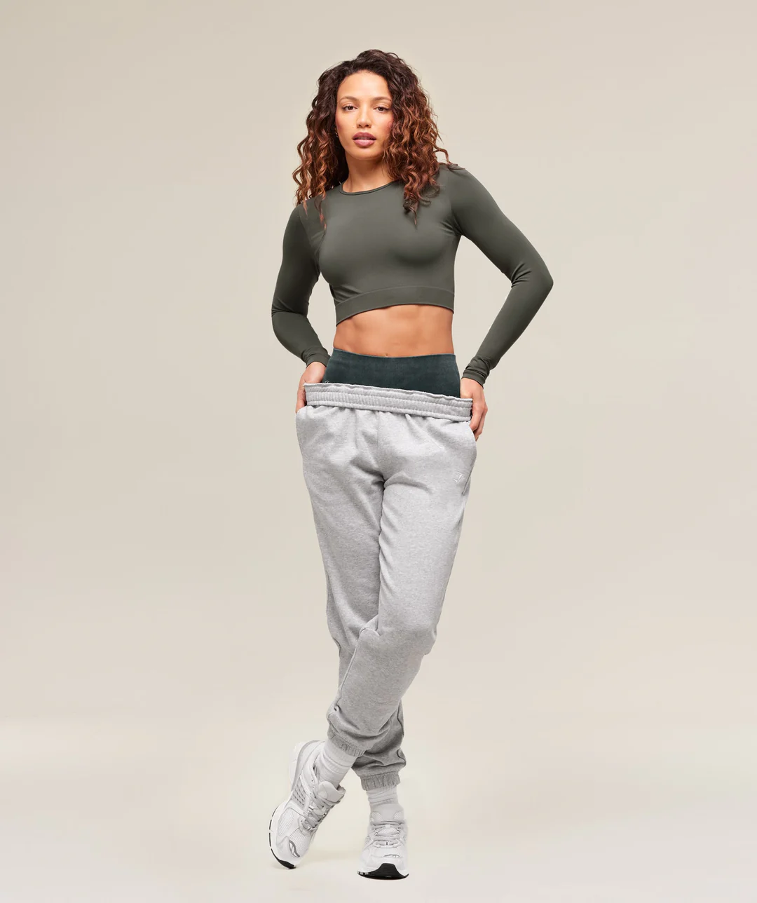 Everyday Seamless Long Sleeve Crop Top Green // GYMSHARK - Image 3