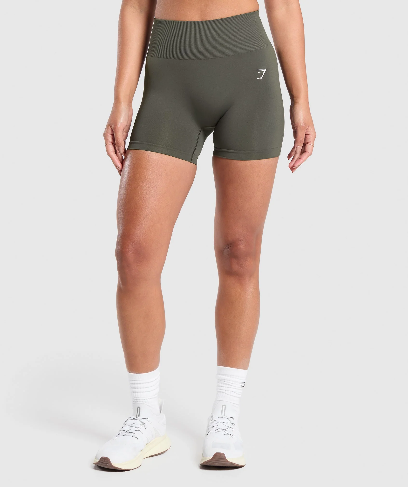 Everyday Seamless Shorts Strength Green // GYMSHARK