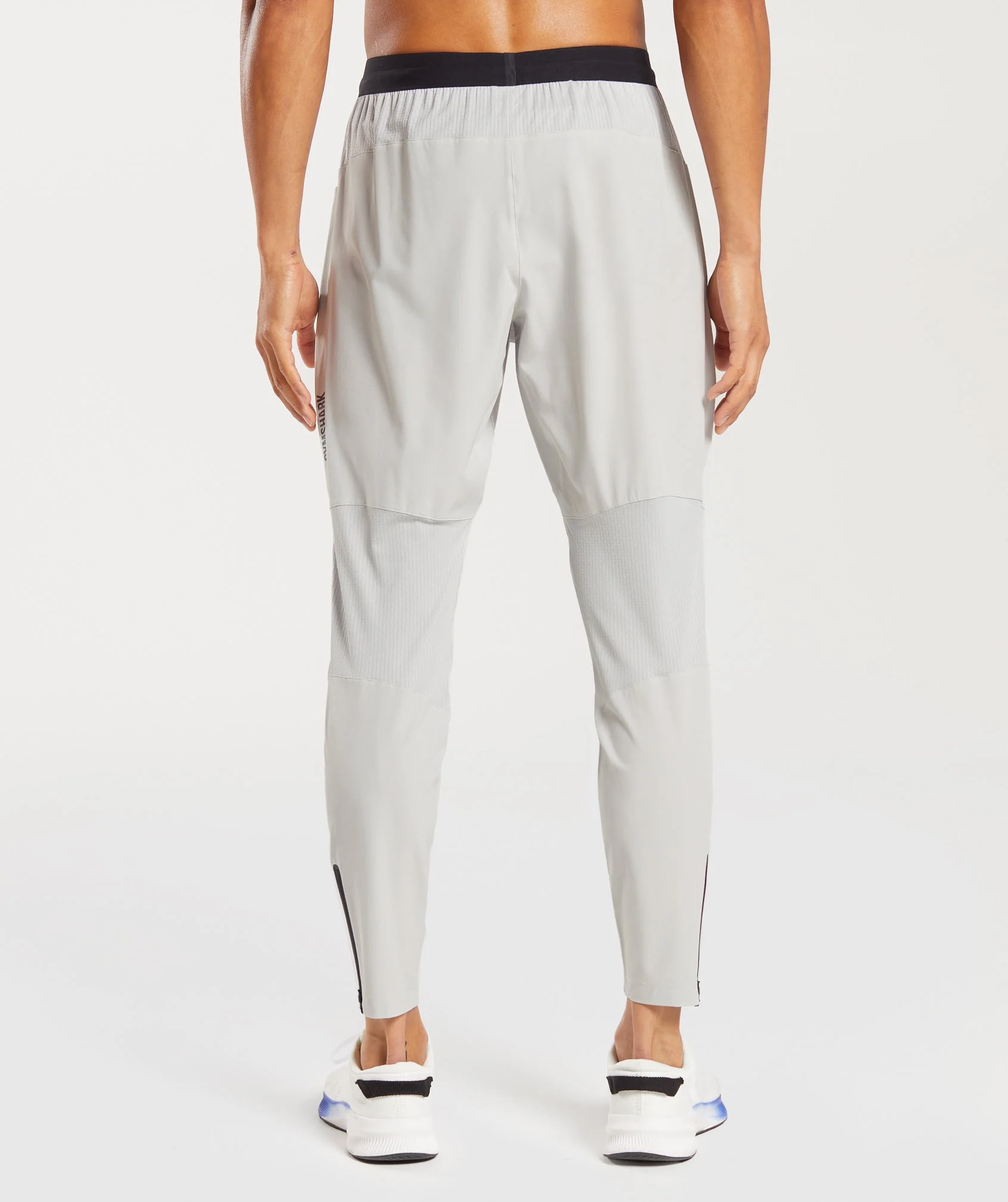 Hybrid Woven Joggers // GYMSHARK - Image 2