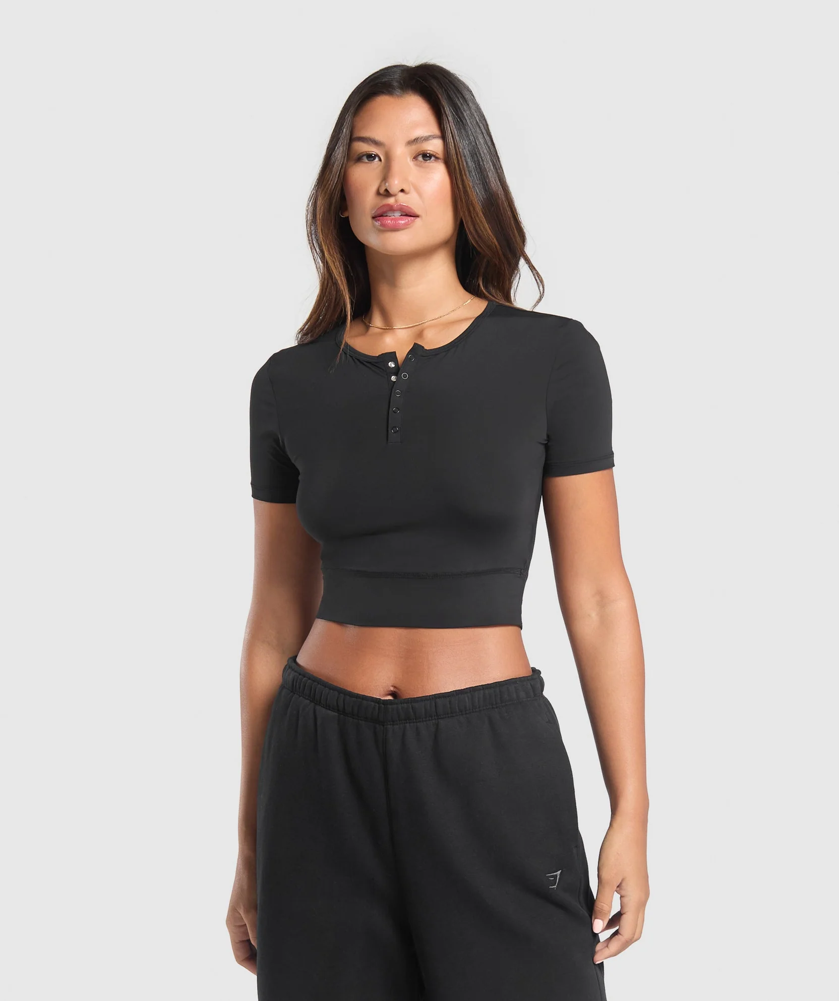 REST DAY BUTTERY SOFT MIDI TOP Black // GYMSHARK
