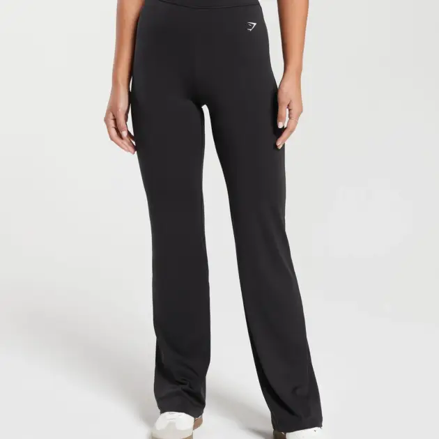 EVERYDAY REGULAR FLARED LEGGINGS // GYMSHARK