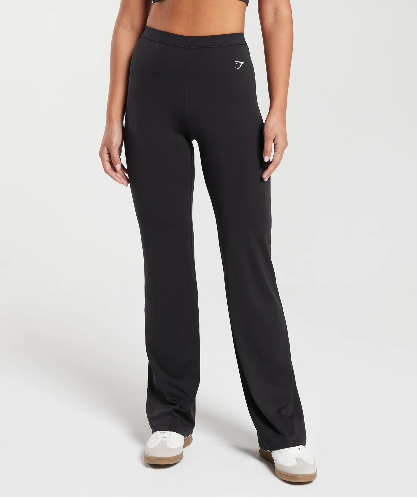 EVERYDAY REGULAR FLARED LEGGINGS // GYMSHARK