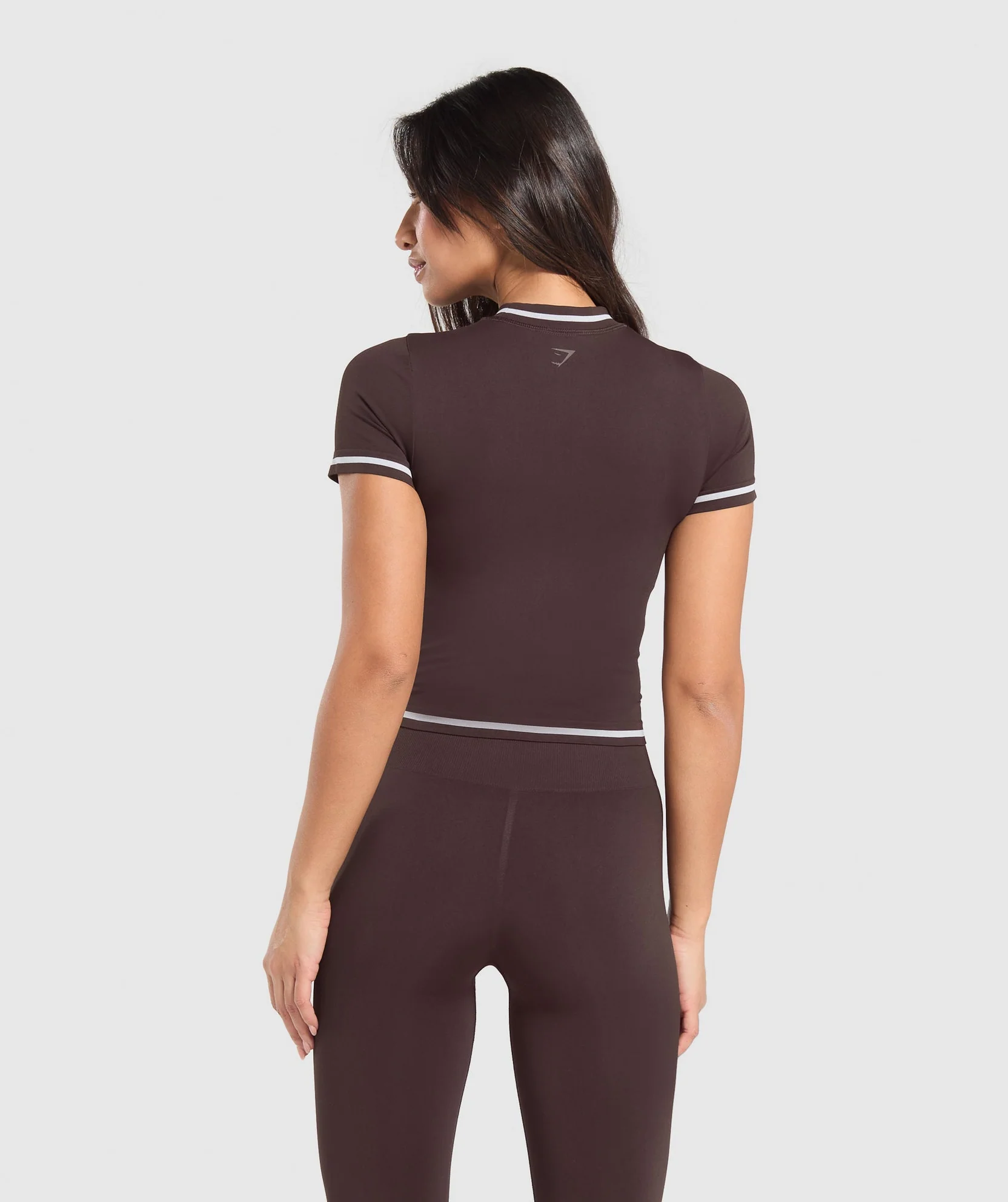 CONTRAST SEAMLESS MIDI TEE  Brown // GYMSHARK - Image 2