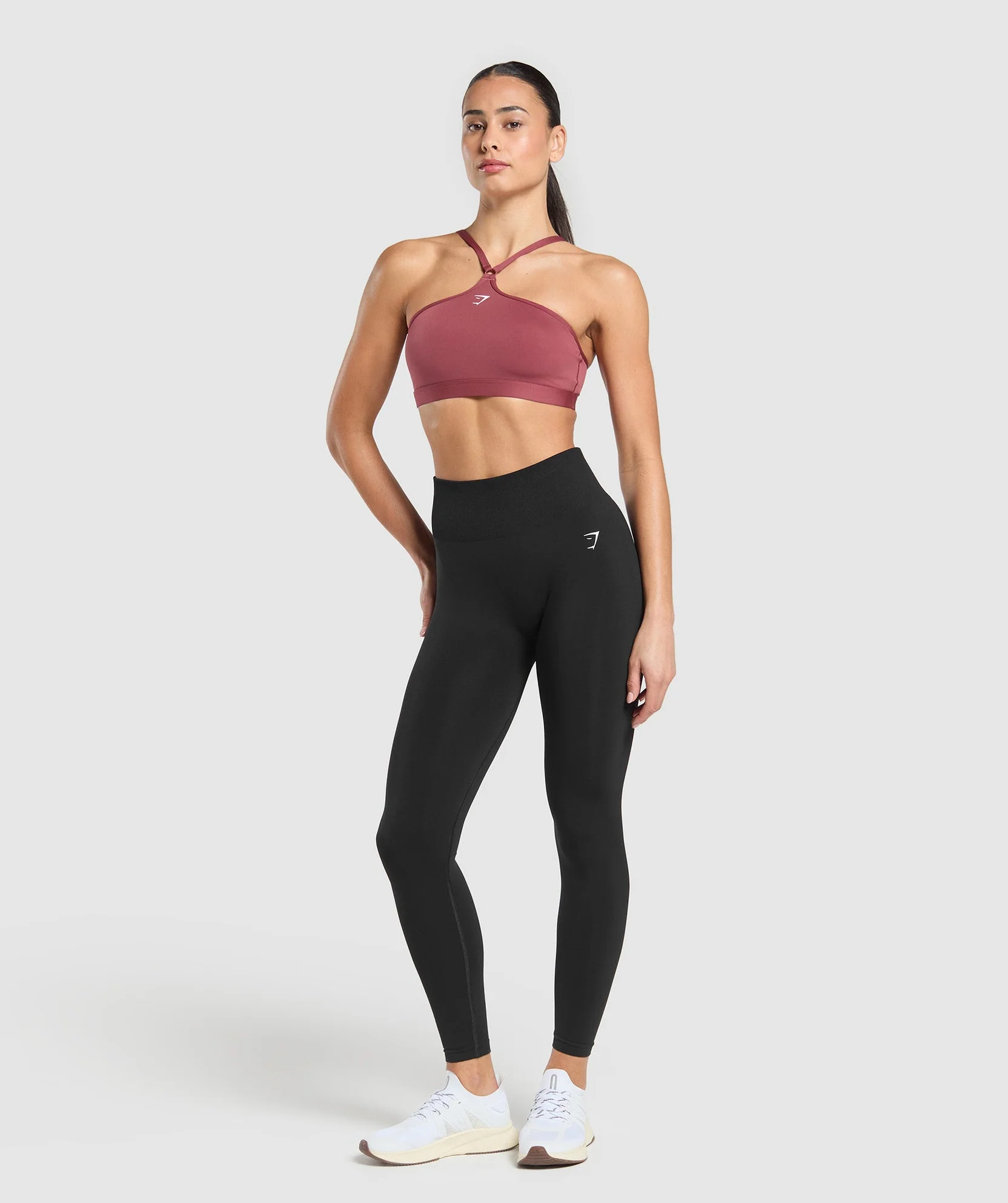 HALTER NECK SPORTS BRA // GYMSHARK - Image 3