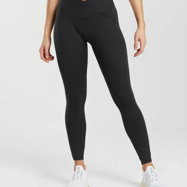 CROSSOVER LEGGINGS Black // GYMSHARK