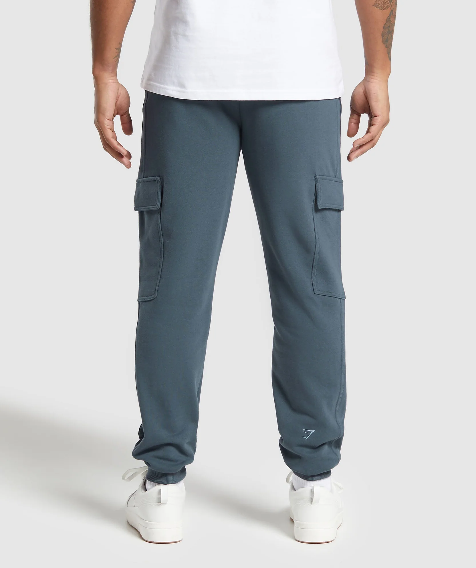 REST DAY ESSENTIALS CARGO JOGGERS // GYMSHARK - Image 2