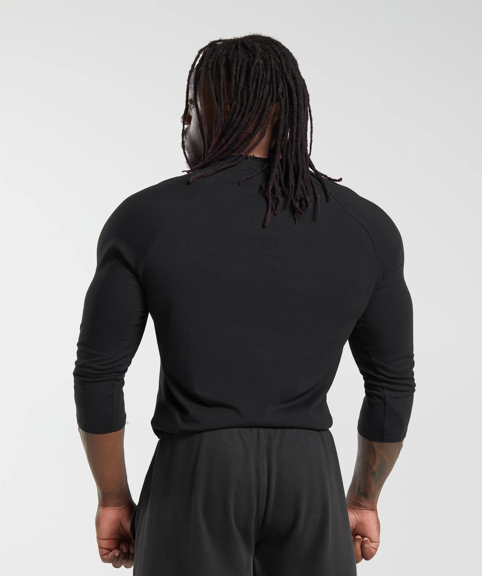 LEGACY HENLEY Black // GYMSHARK - Image 2