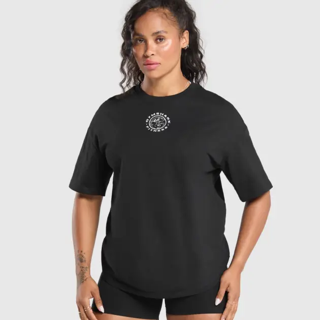 Legacy Oversized T-Shirt Black // GYMSHARK