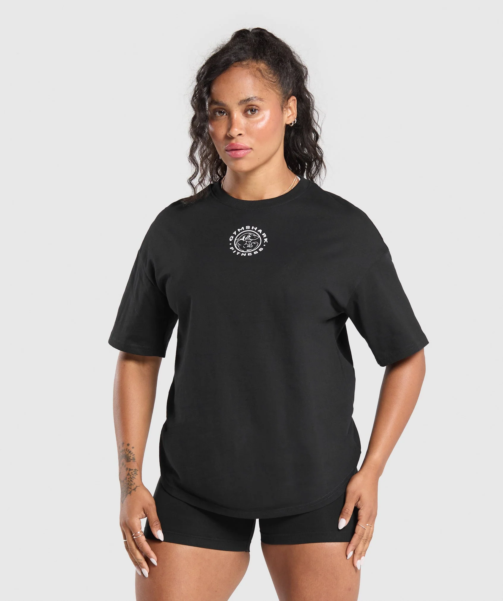 Legacy Oversized T-Shirt Black // GYMSHARK