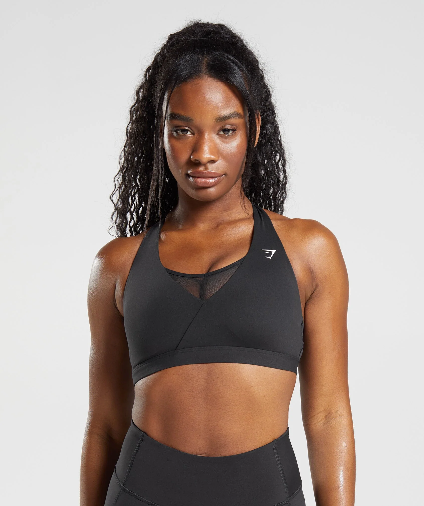 Crossover Sports Bra Black // GYMSHARK